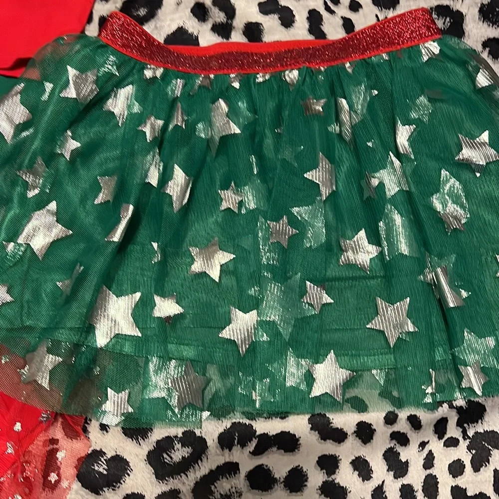 Girls size small 4/5T Christmas matching set with 2 different skirts and top